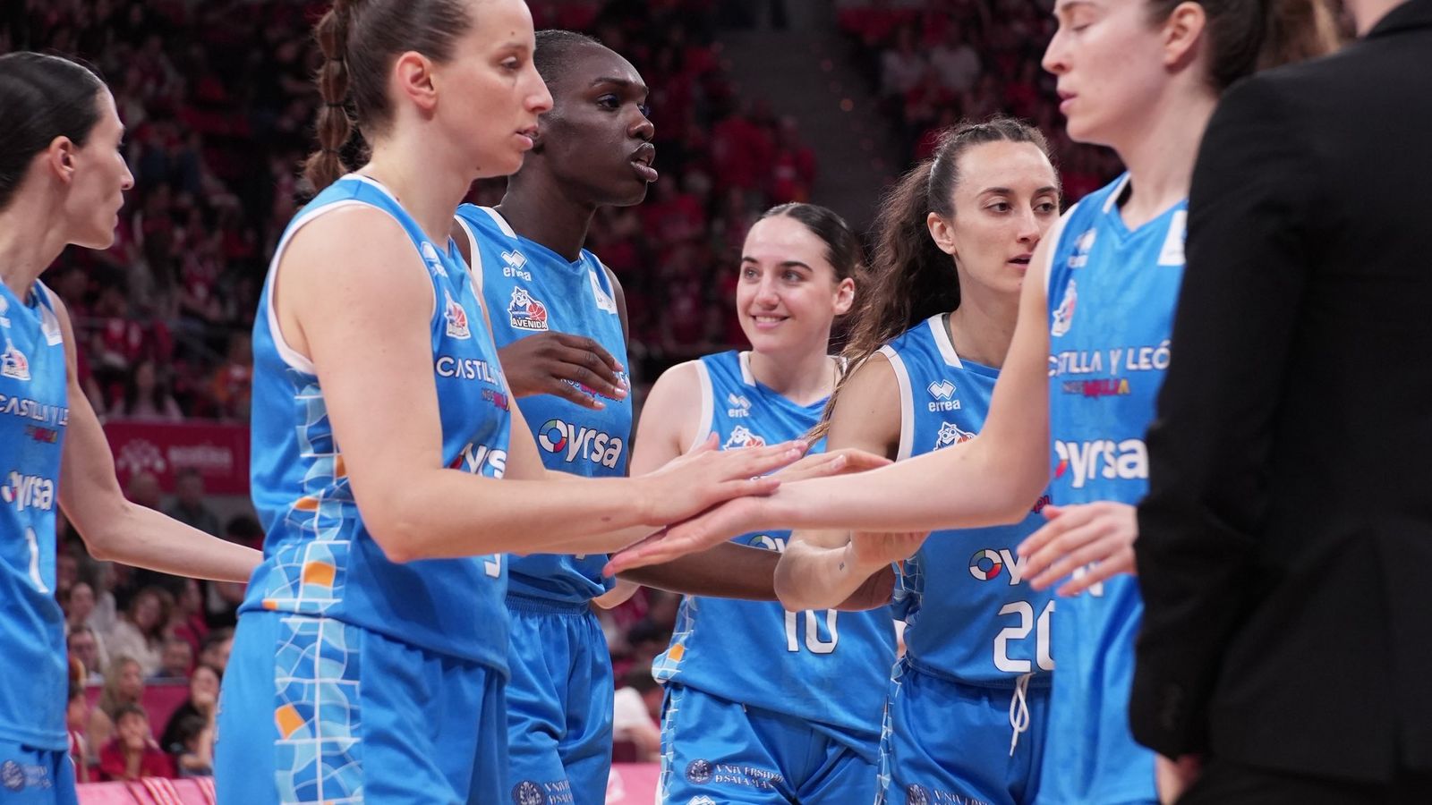 Las jugadoras de Avenida, en el duelo en Zaragoza
