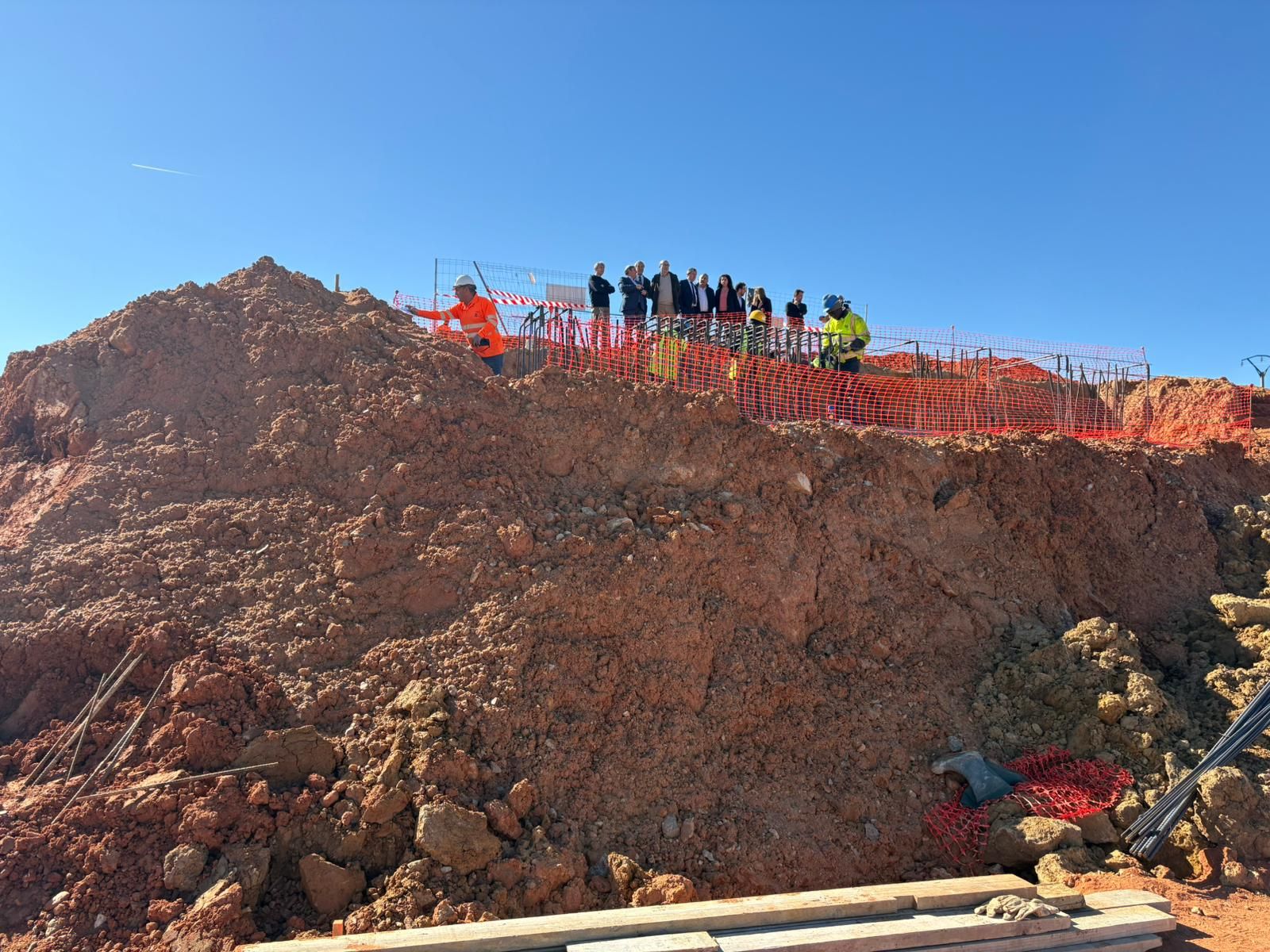 Obra del nuevo puente sobre el río Valderaduey