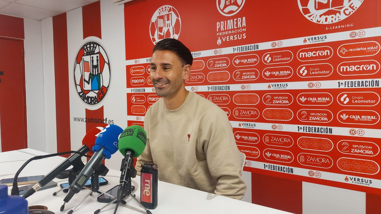 Kike Márquez en rueda de prensa tras la victoria ante el Mérida
