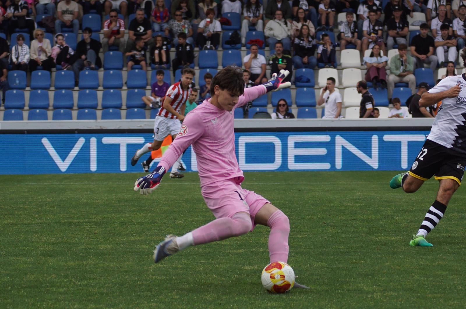 Unionistas – Bilbao Athletic. Estadio Reina Sofía