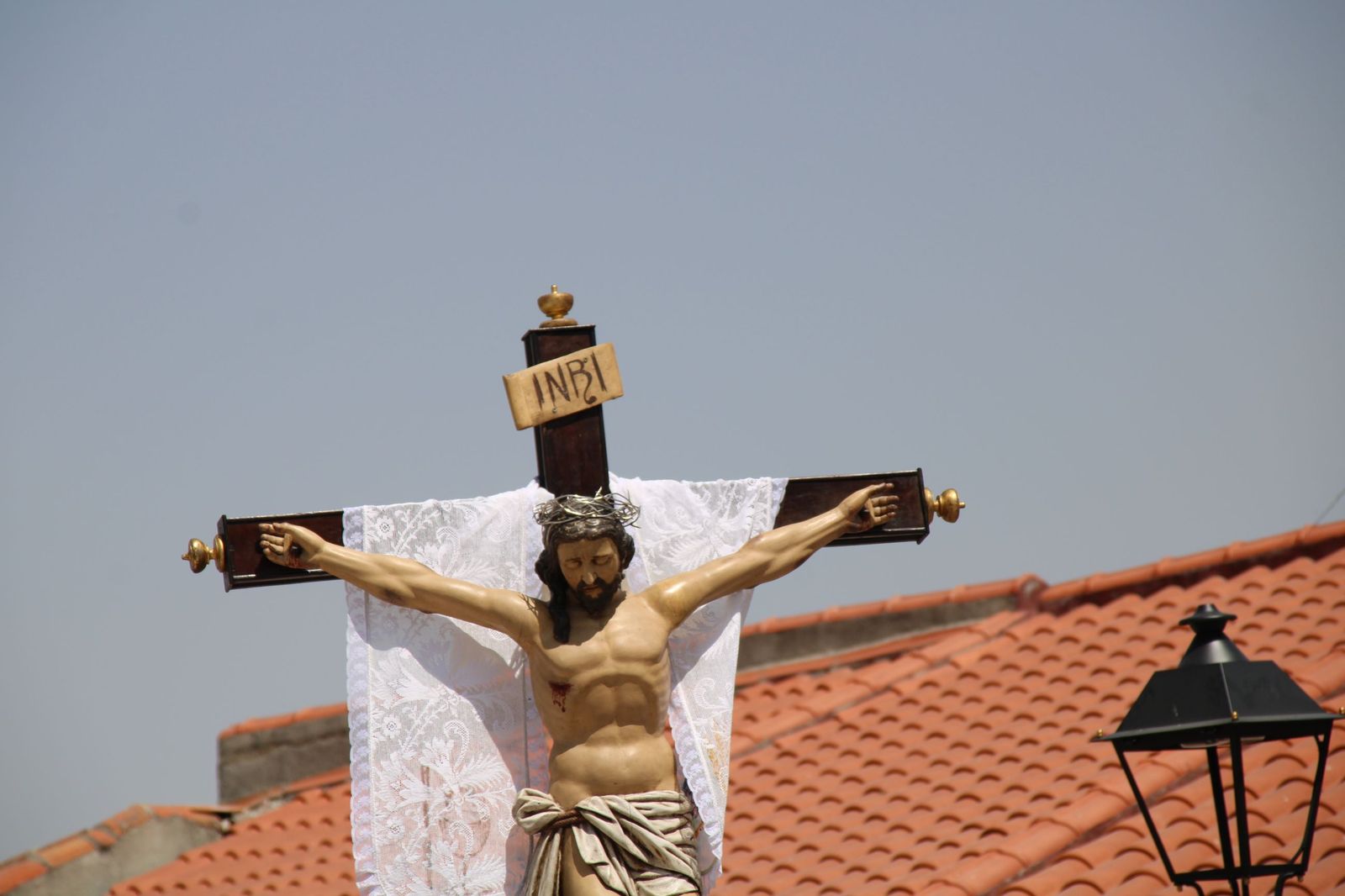 Procesión en honor al Cristo de las Batallas en Castellanos de Moriscos