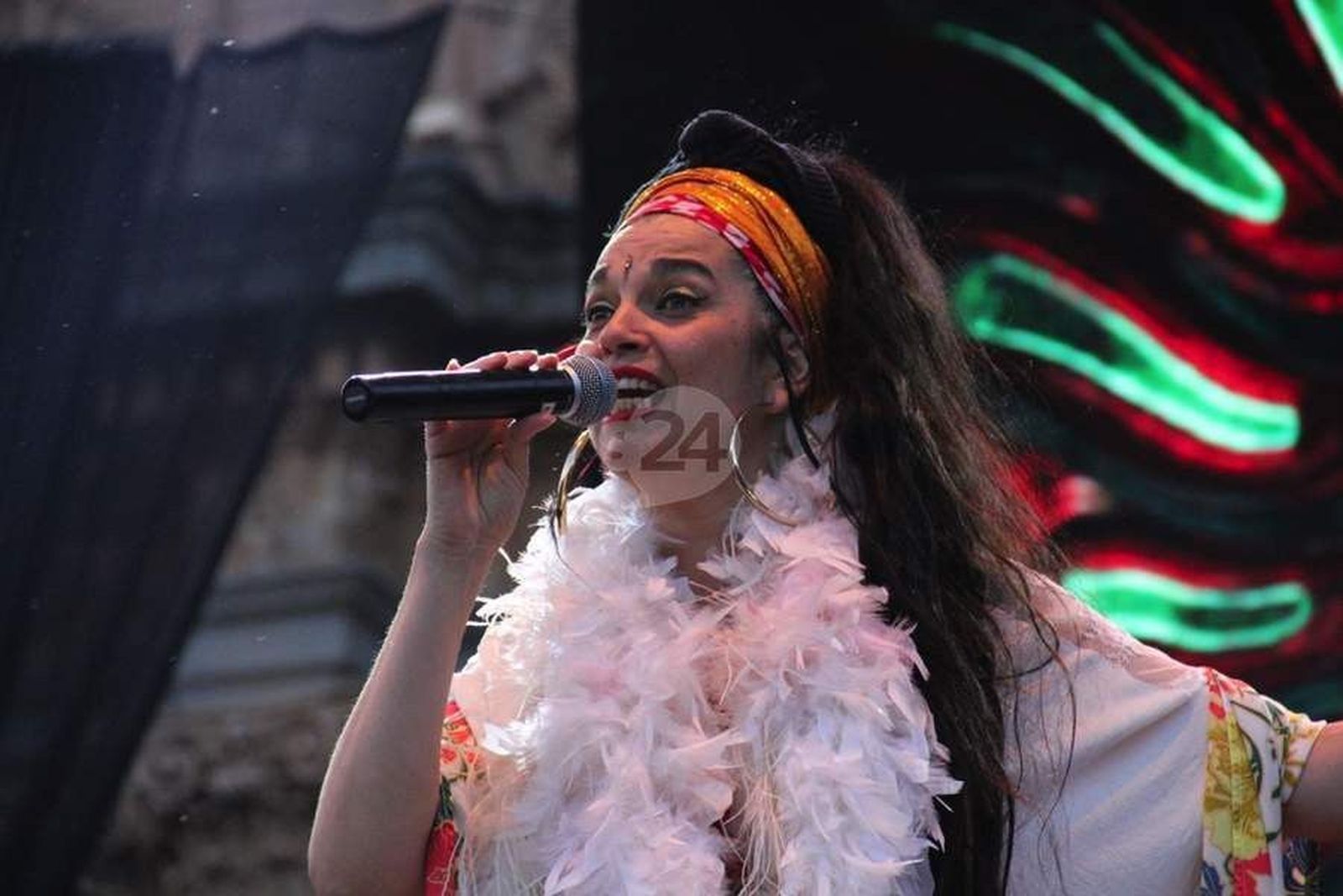 La música de Ojos de Brujo, en la Plaza Mayor