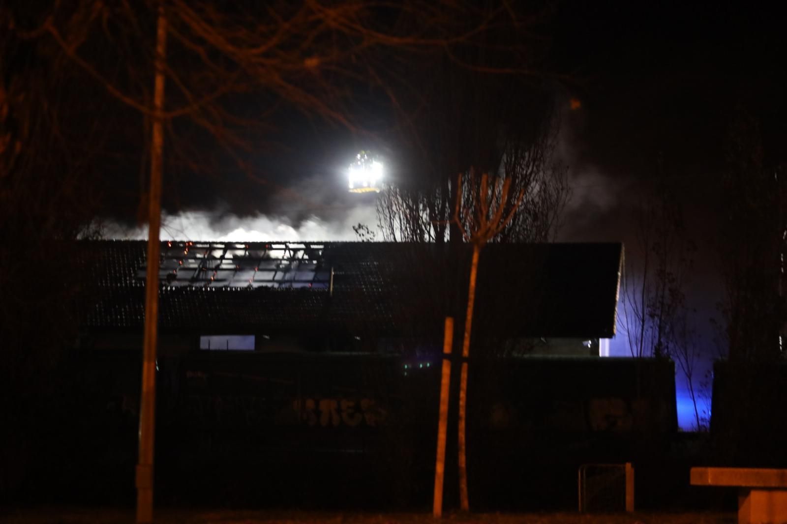 incendio-en-la-estacion-de-trenes-de-tejares-14