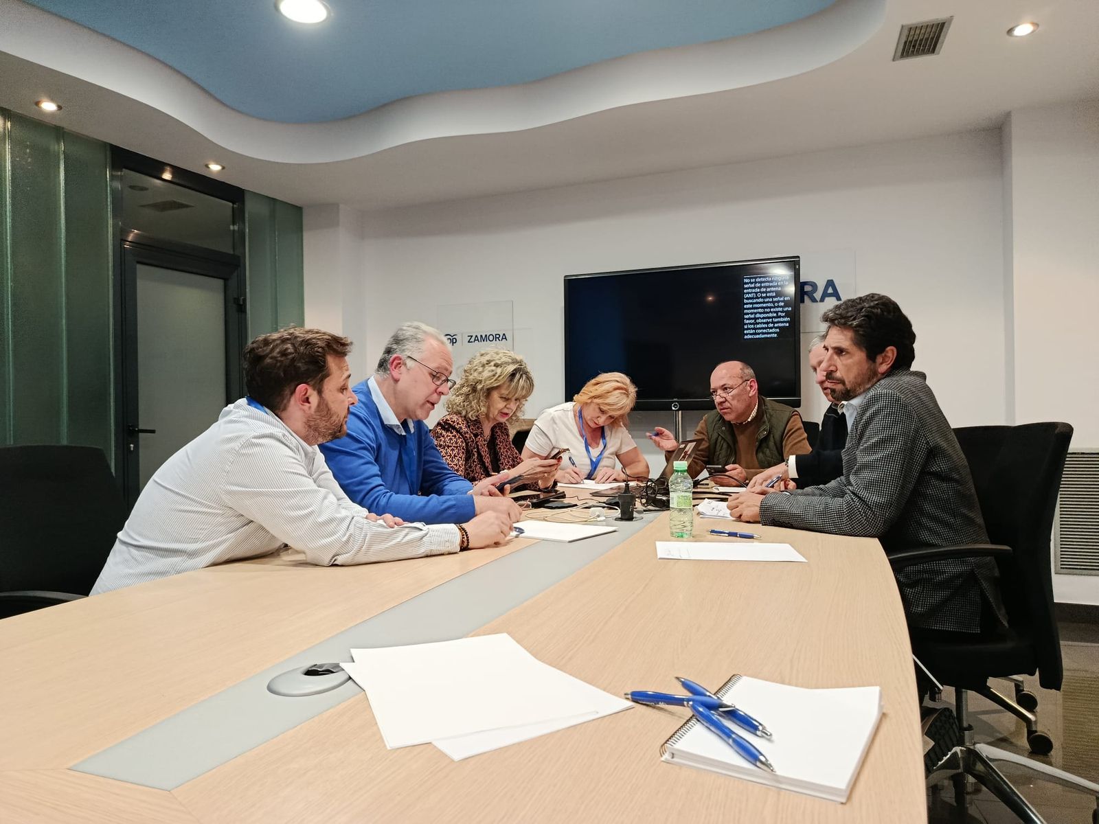 Noeche electoral en la sede del PP en Zamora