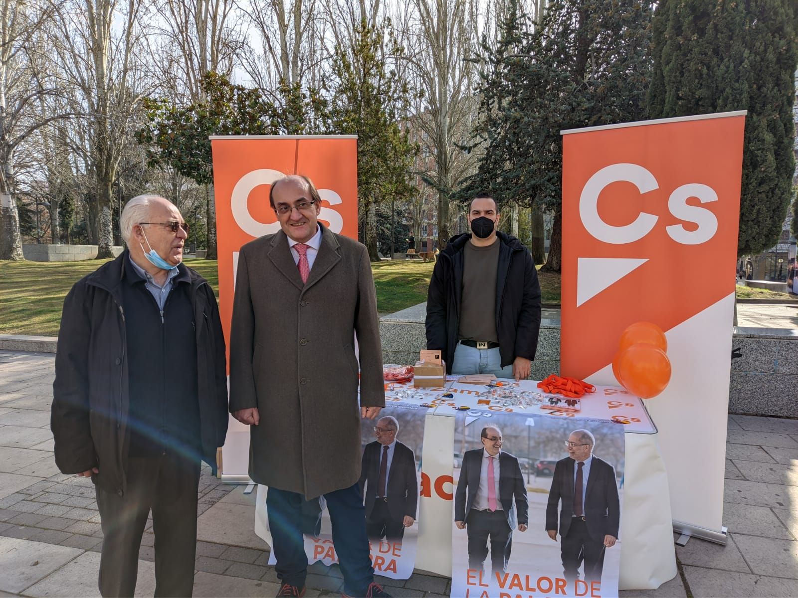 Carpa informativa de Ciudadanos en La Marina