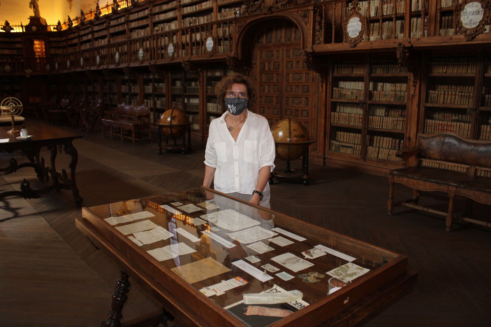 biblioteca-usal-serendipias-libros-historicos-directora-de-la-biblioteca-de-la-usal-libros-12