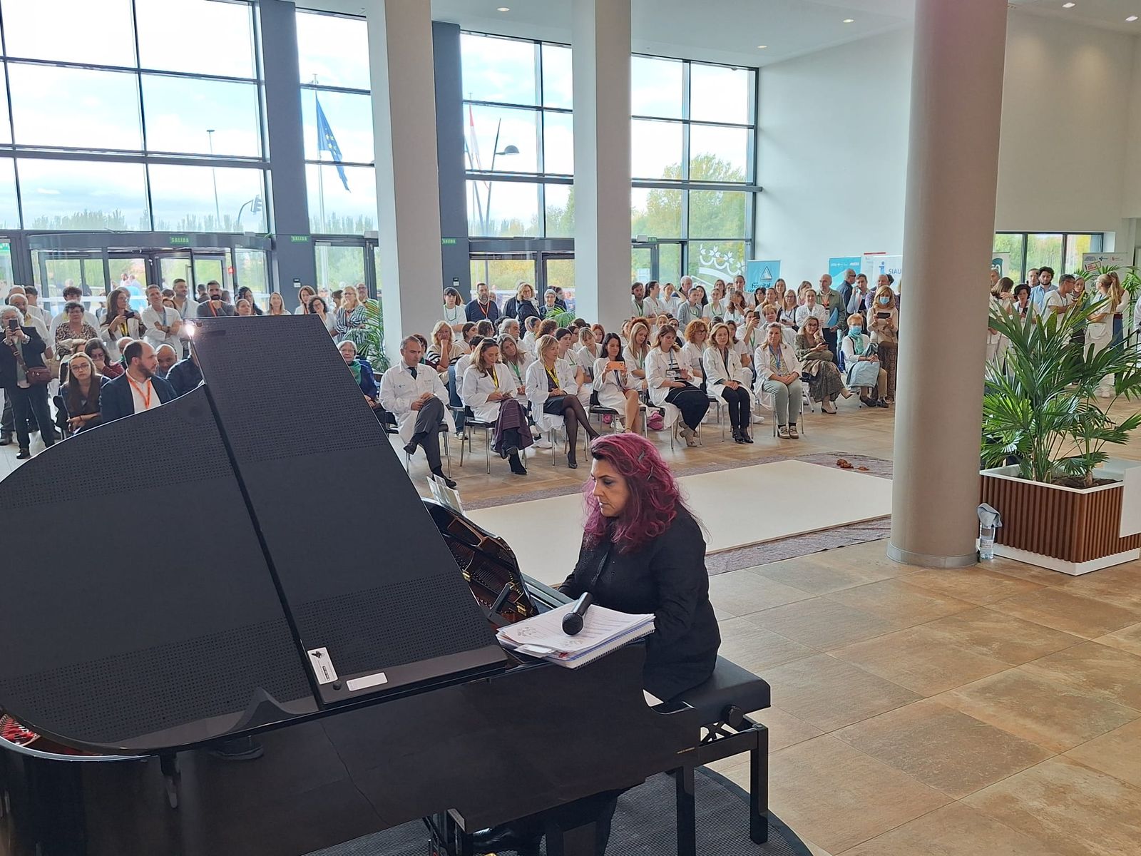 50º Aniversario del Hospital Clínico  Universitario con una intervención artística “Latidos  de barro” (15).jpeg