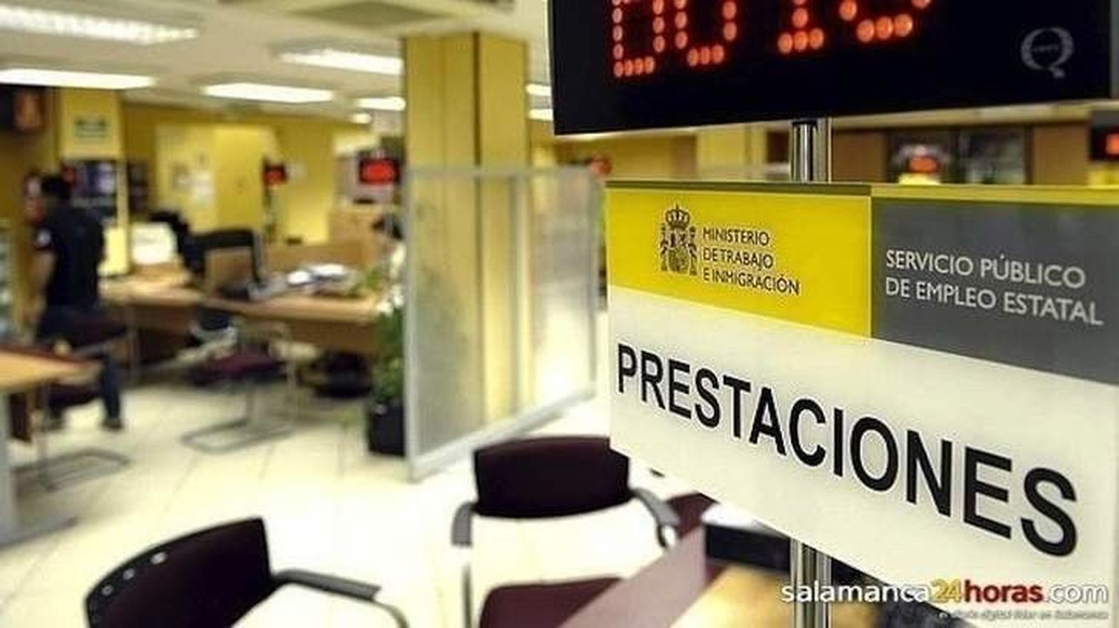 Medio millar de parados menos que carecen de una prestación por desempleo