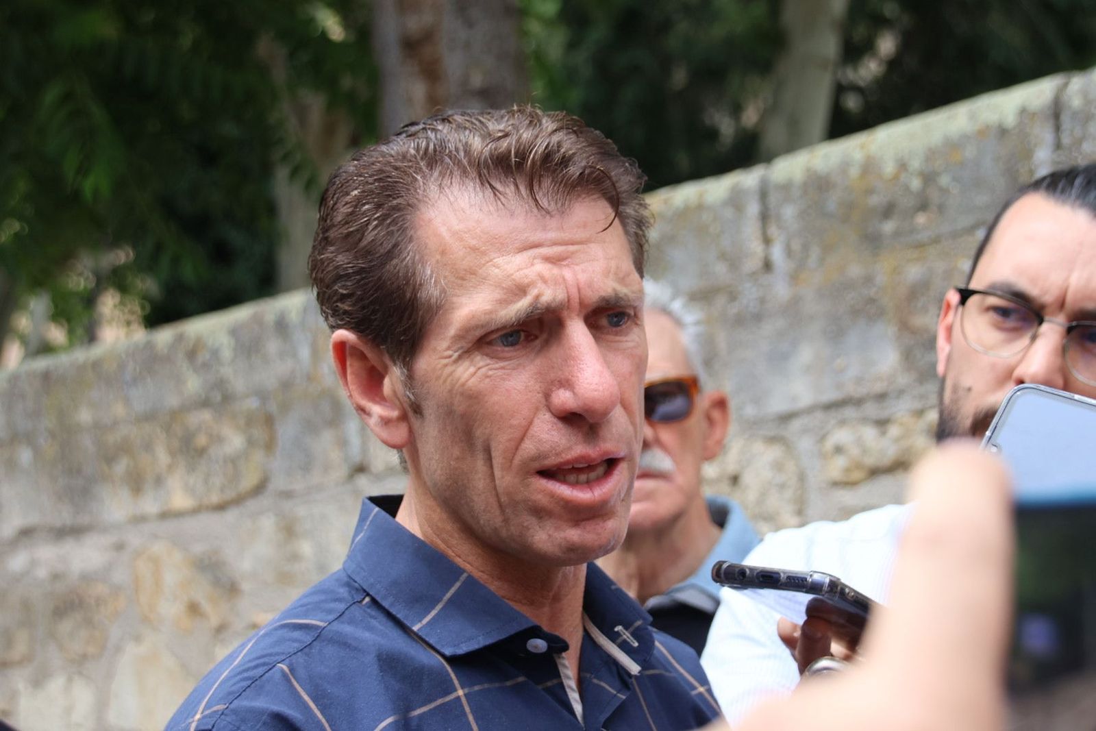 Juan Carlos Domínguez da declaraciones a los medios a la salida del juicio por el atropello mortal de su hija