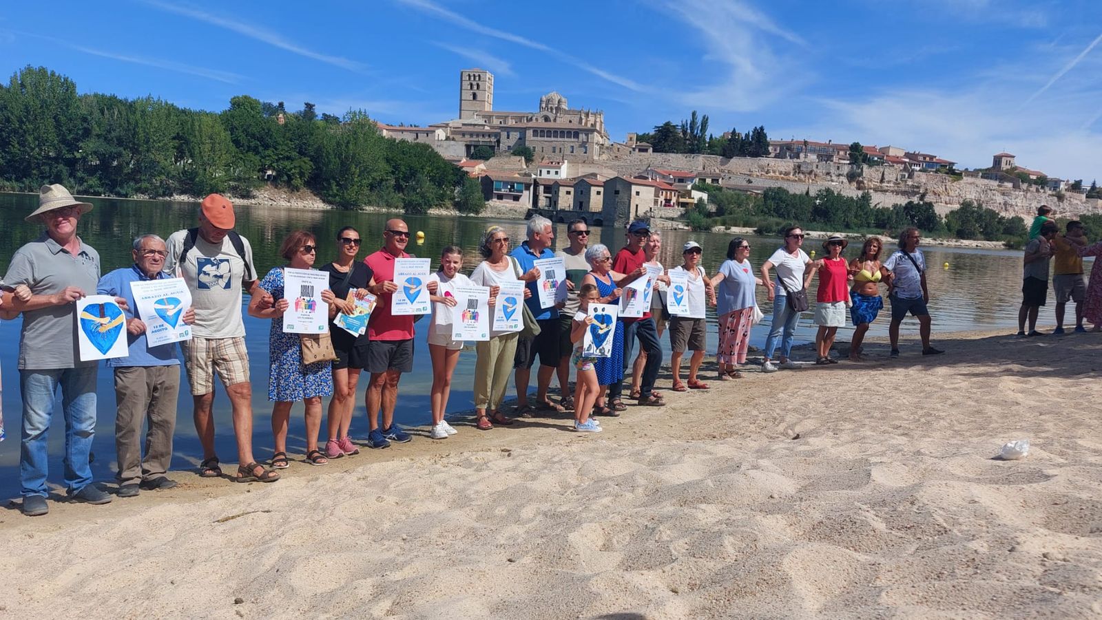 Cadena humana por el agua en Los Pelambres (1)
