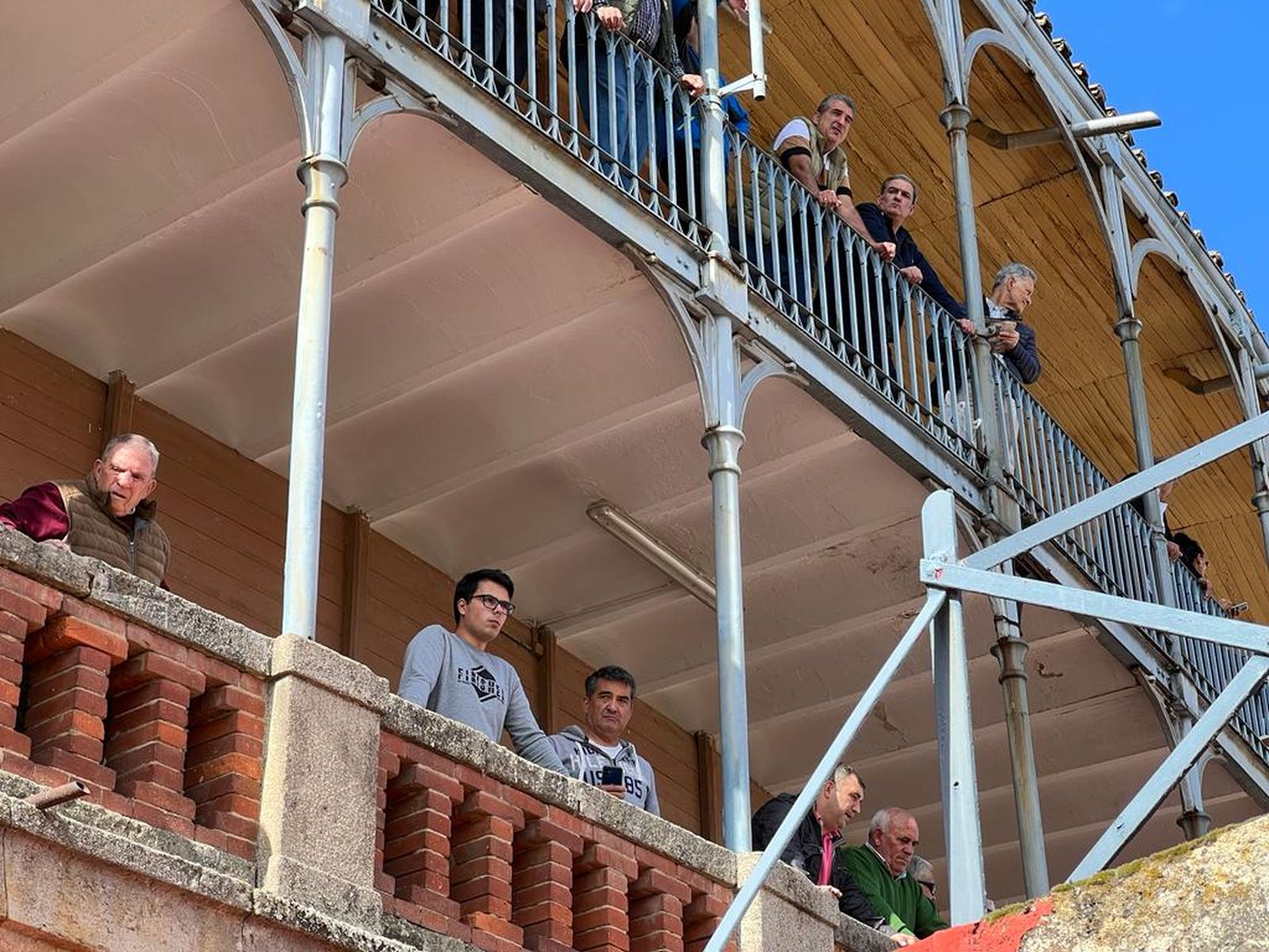 ambiente-durante-el-sorteo-de-los-el-puerto-de-san-lorenzo-y-la-ventana-del-puerto-6