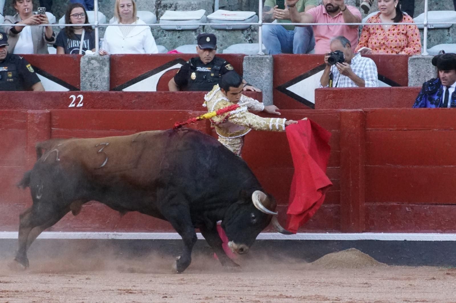 Presencia salmantina por partida doble en la primera corrida de la feria: Damián Castaño e Ismael Martín junto al mexicano Diego San Román