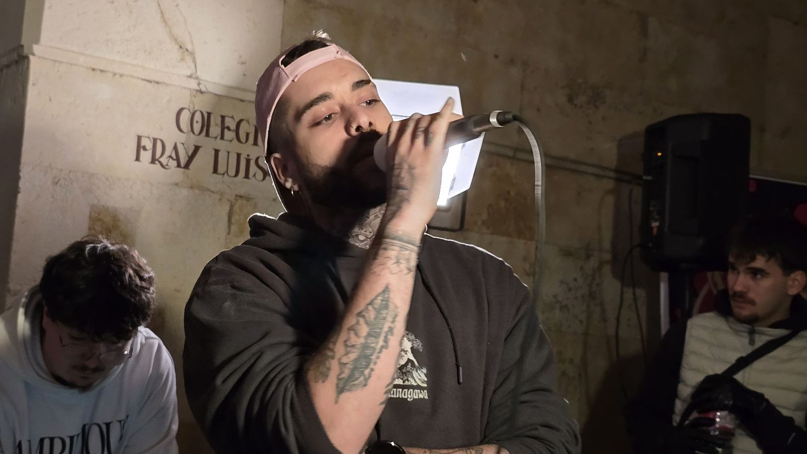 Día Internacional y Europeo de las Personas con Discapacidad con un acto especial que combina luz, arte urbano, música y participación comunitaria, con el objetivo de visibilizar la diversidad y reivindicar una sociedad más inclusiva.