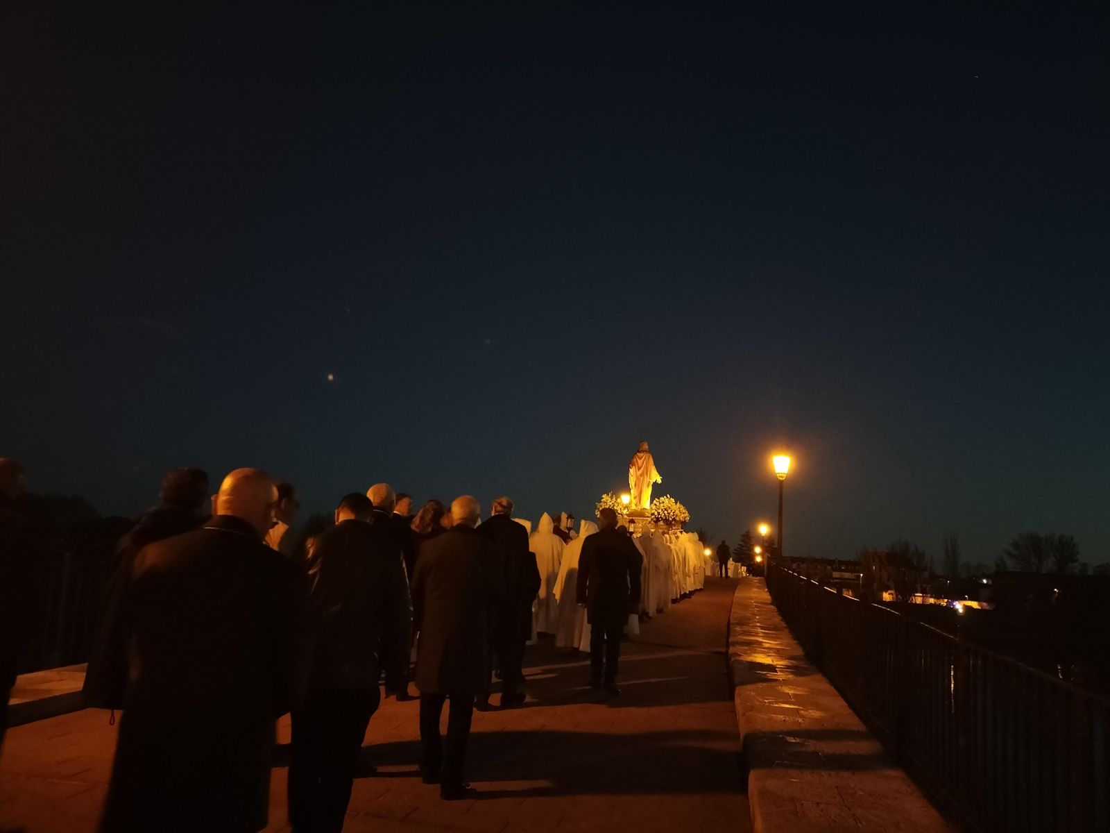 hermandad-penitencial-de-nuestro-senor-jesus-de-luz-y-vida-12