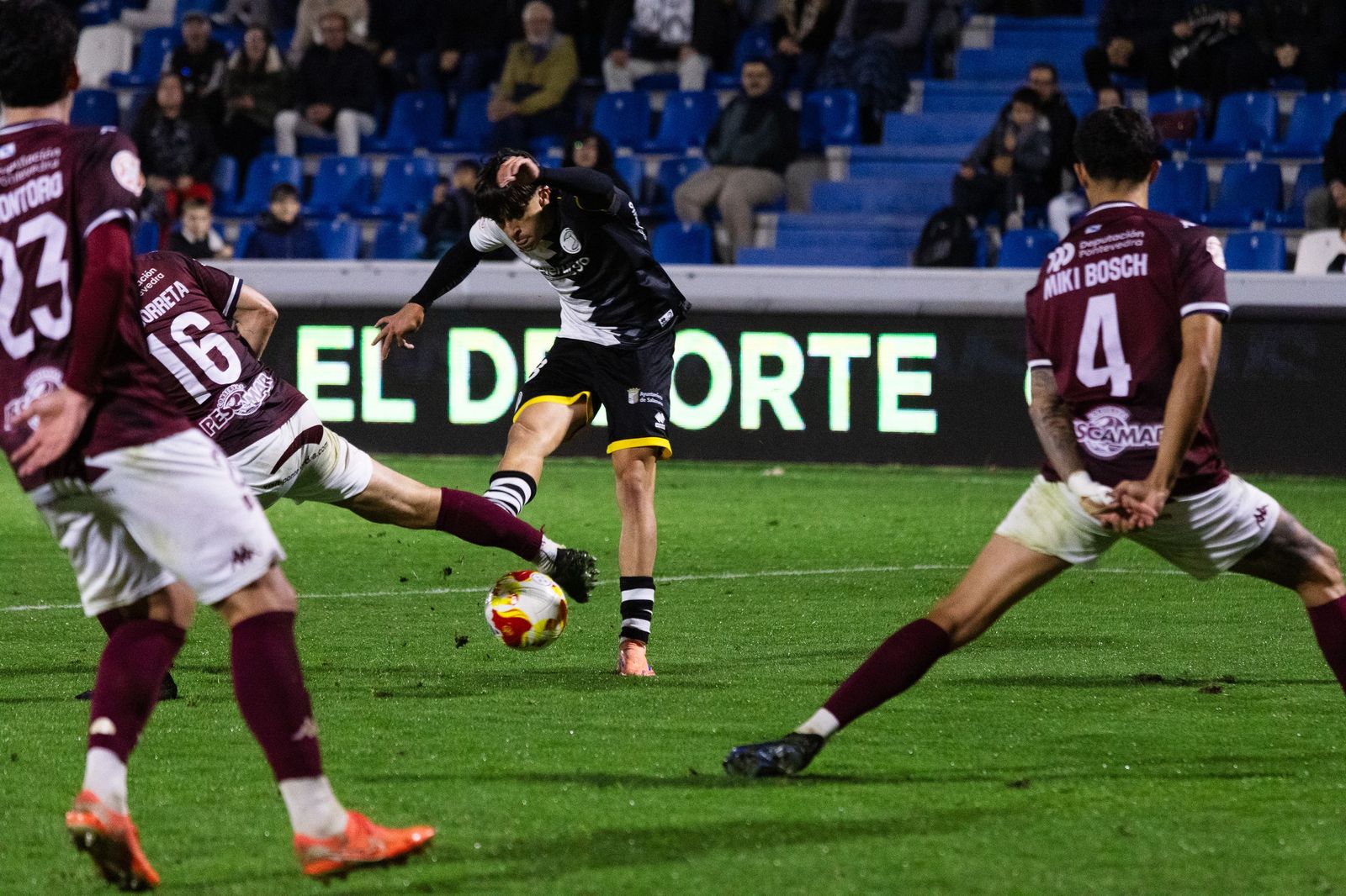Partido entre Unionistas y Pontevedra en el Reina Sofía