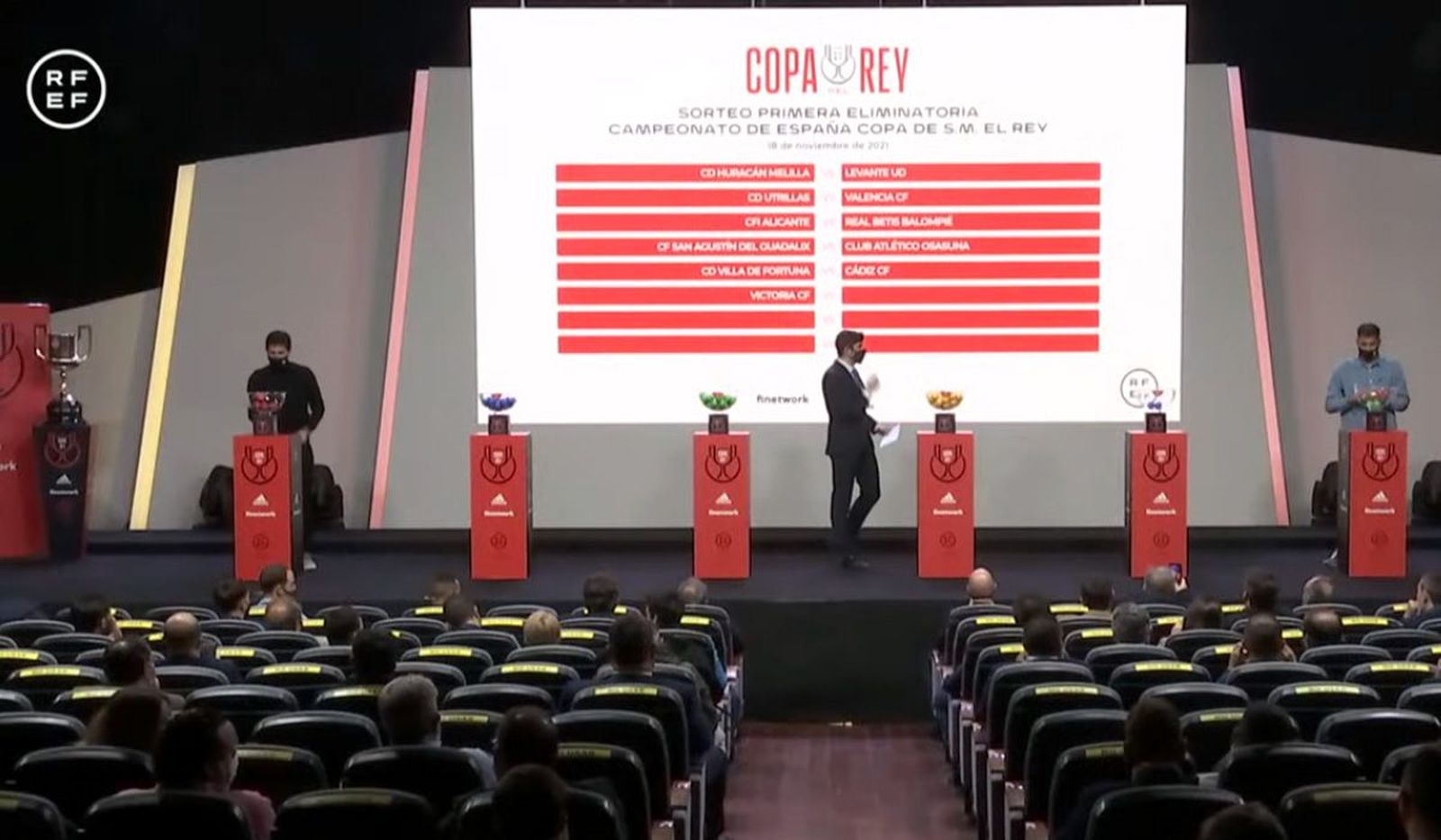 Un instante del sorteo de Copa del Rey.Archivo