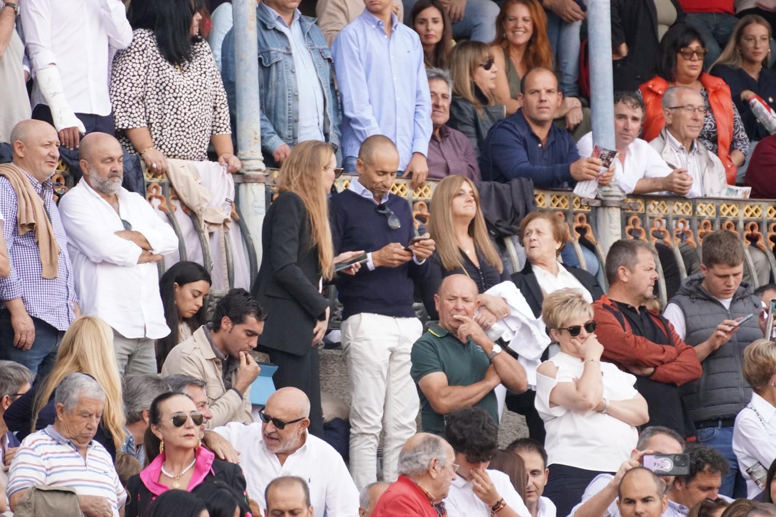 resumen-fotografico-del-ambiente-en-los-tendidos-de-la-glorieta-durante-la-corrida-concurso-22-de-septiembre-fotos-juanes-114
