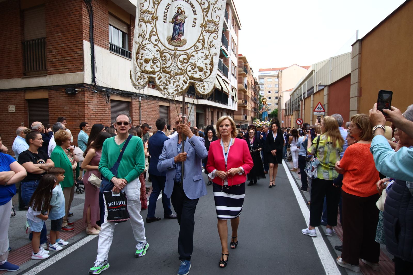Procesión con motivo de la festividad de María Auxiliadora