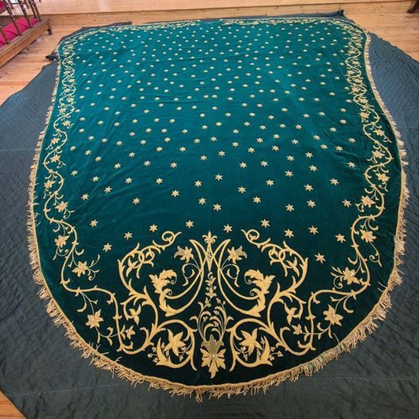 Manto de la Virgen de la Esperanza