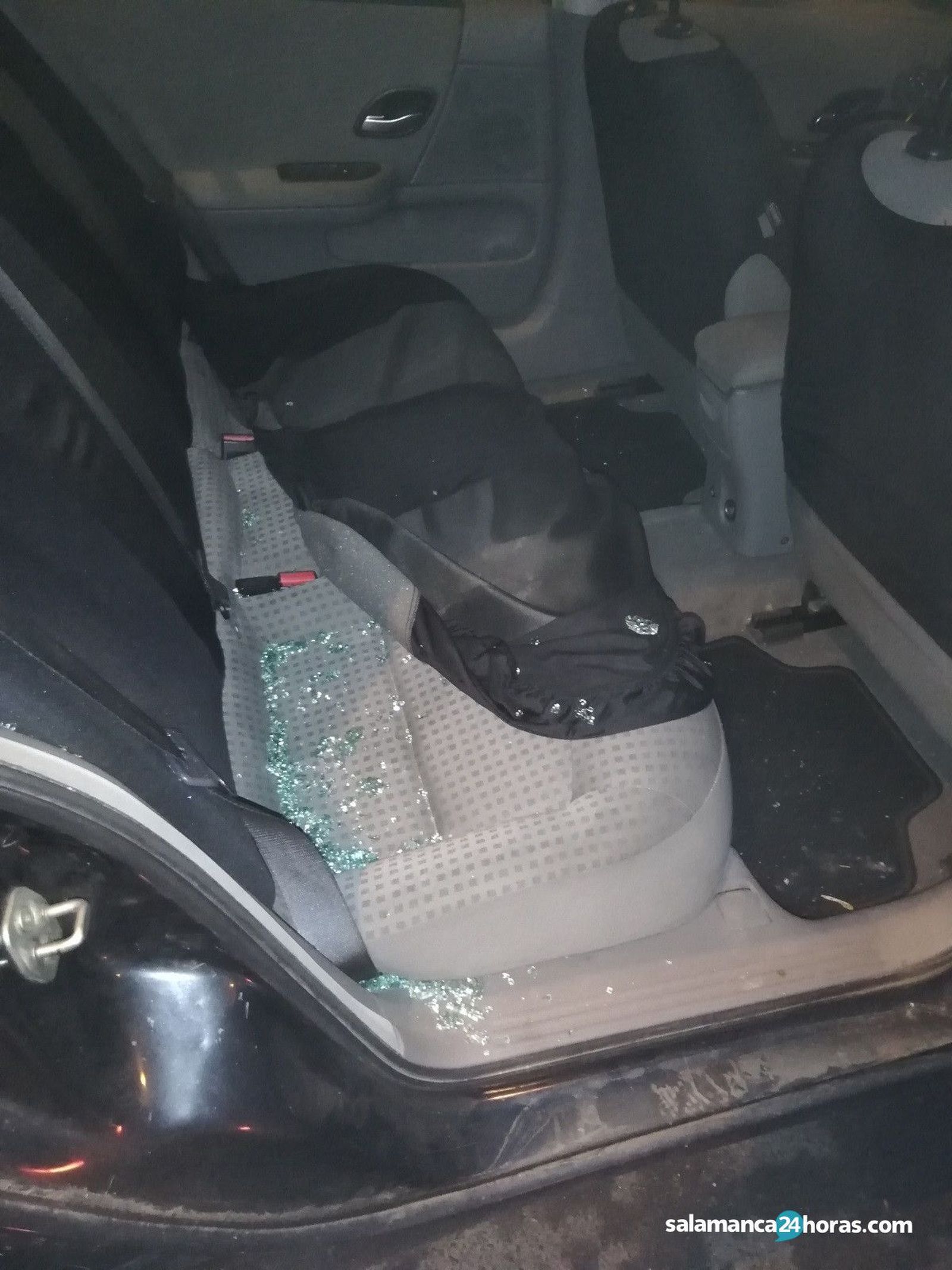 Coche ventanillas rotas avenida de Portugal (3 2 2020) (3)