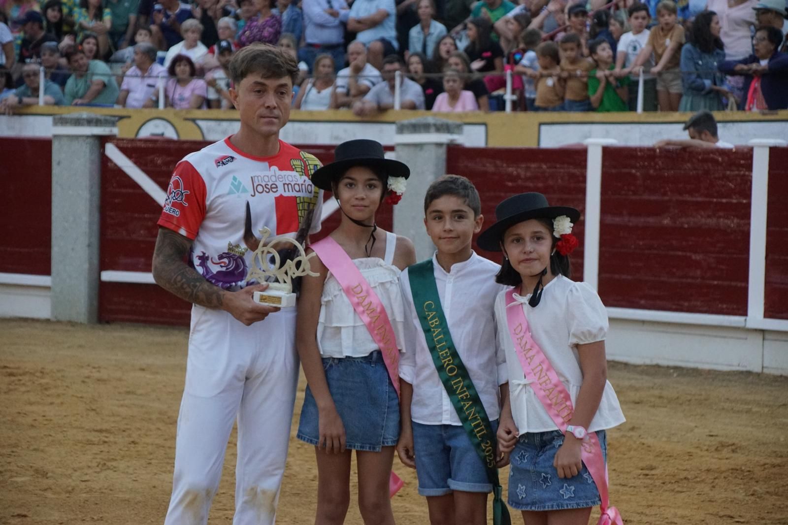 Gran ambiente en los cortes y la suelta de vaquillas de Peñaranda
