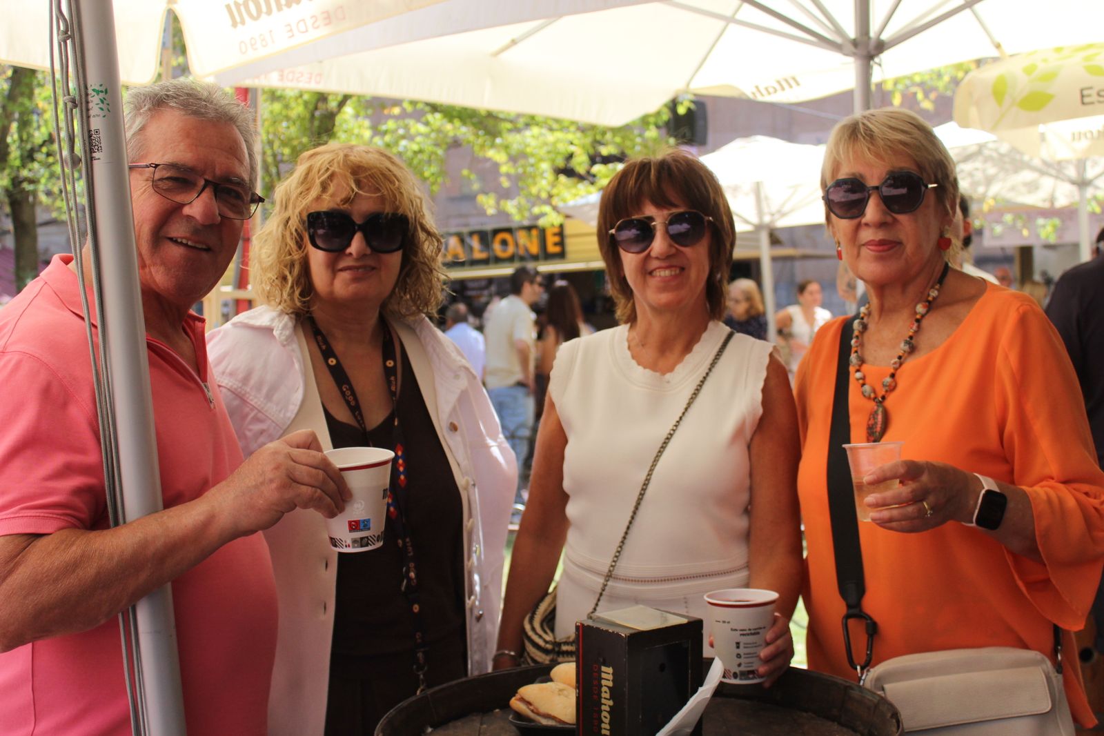 Ambiente en la Feria de Día en el mediodía de este