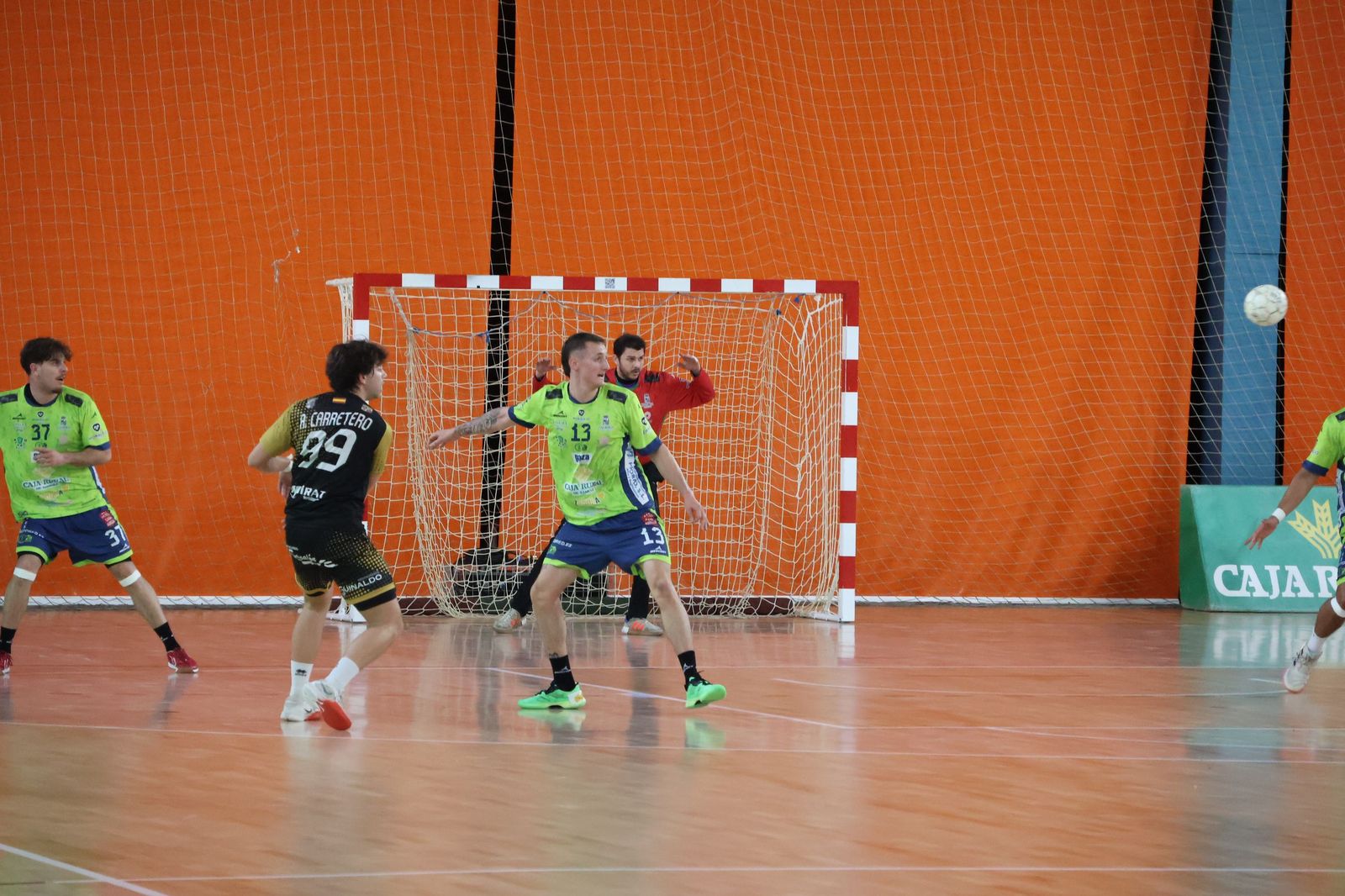 GALERÍA | El BM Zamora recibe en casa al Ciudad de Salamanca en un duelo muy ajustado