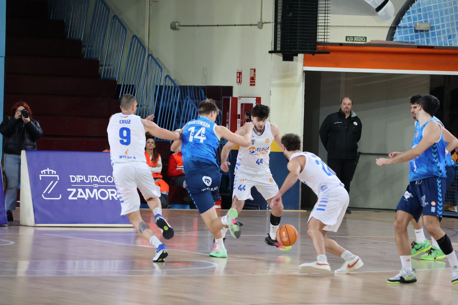 GALERÍA | El CB Zamora recibe al Melilla Baloncesto en busca de la victoria en su primer partido del año