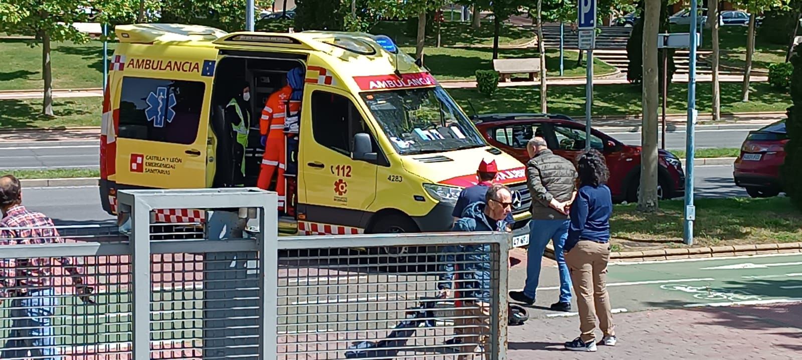 Un turismo atropella a un patinete en Alfonso XI (2).jpeg