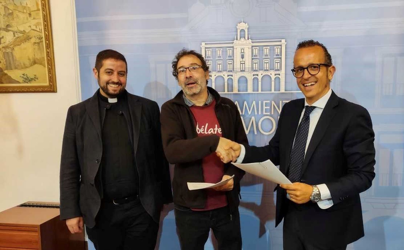 Un instante de la firma del convenio