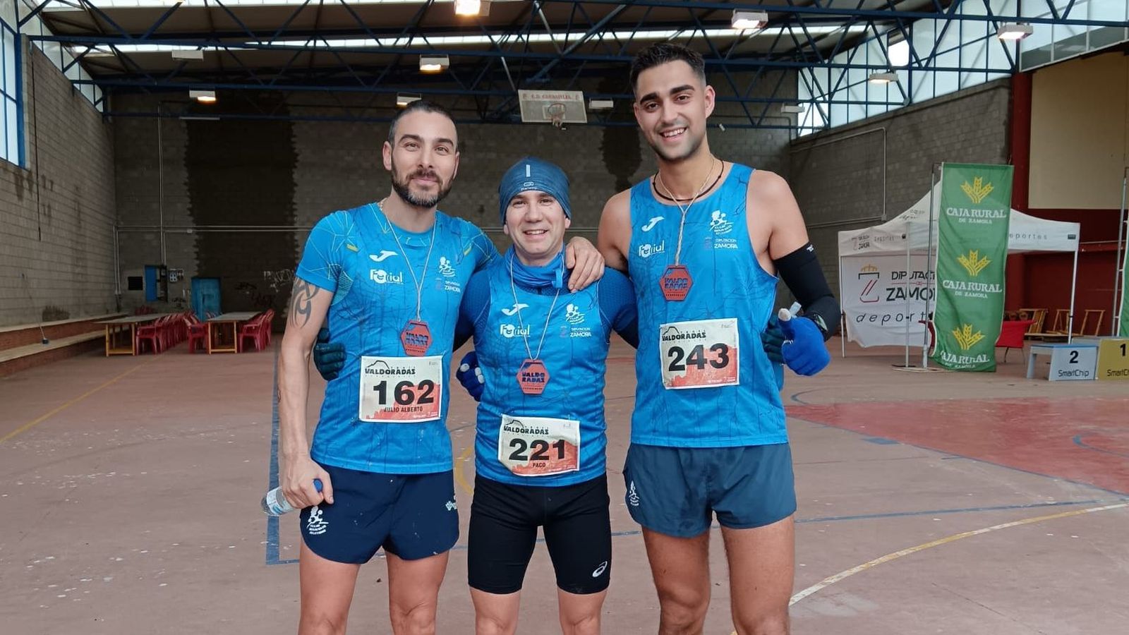 Corredores del Club Benavente Atletismo en Carbajales de Alba