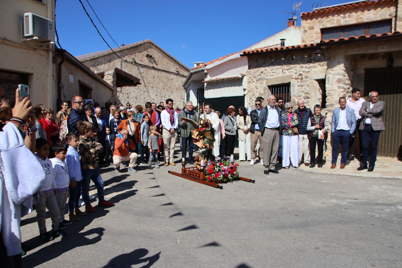 Misa en honor a San Miguel y bailes charros
