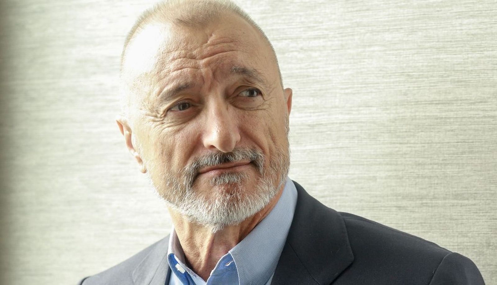 Retrato del escritor Retratos del escritor Arturo Pérez-Reverte durante una entrevista para Europa Press