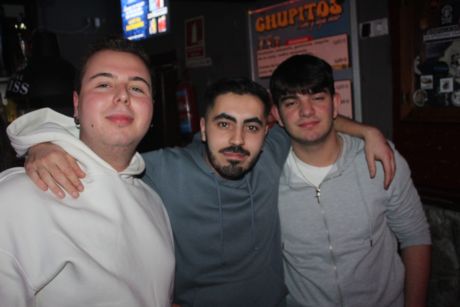 El Fin de Año Universitario continua por los bares de la capital del Tormes tras las doce campanadas