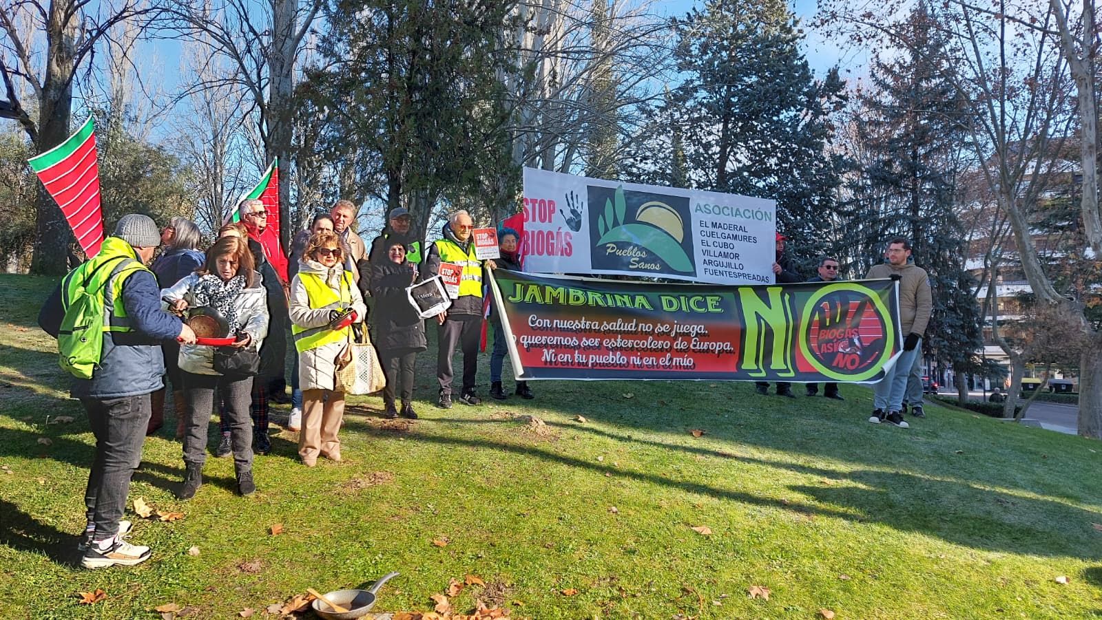 Cacerolada en Zamora contra las plantas de biogás (17).jpeg