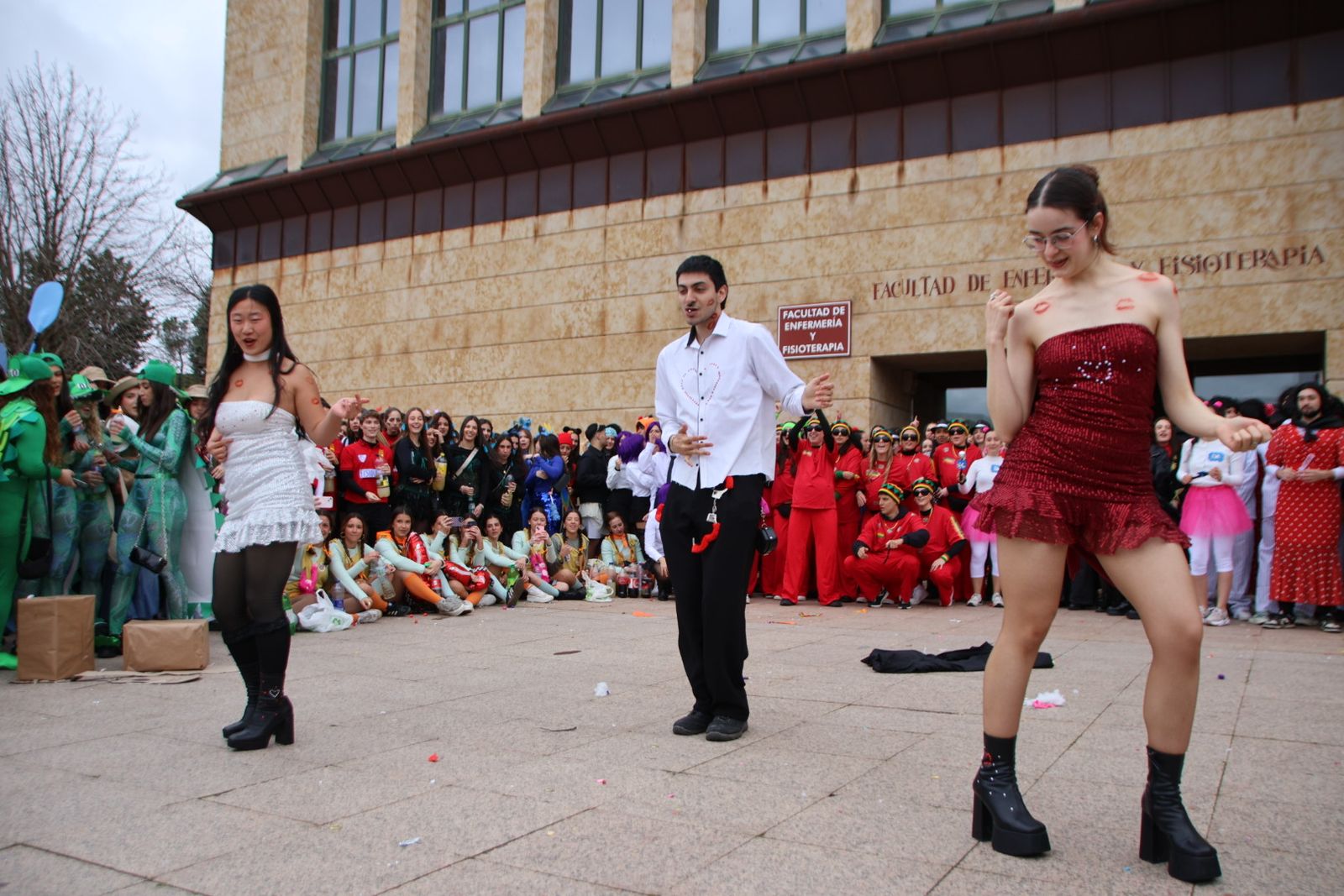 Charanga fiestas Enfermería y Fisioterapia USAL