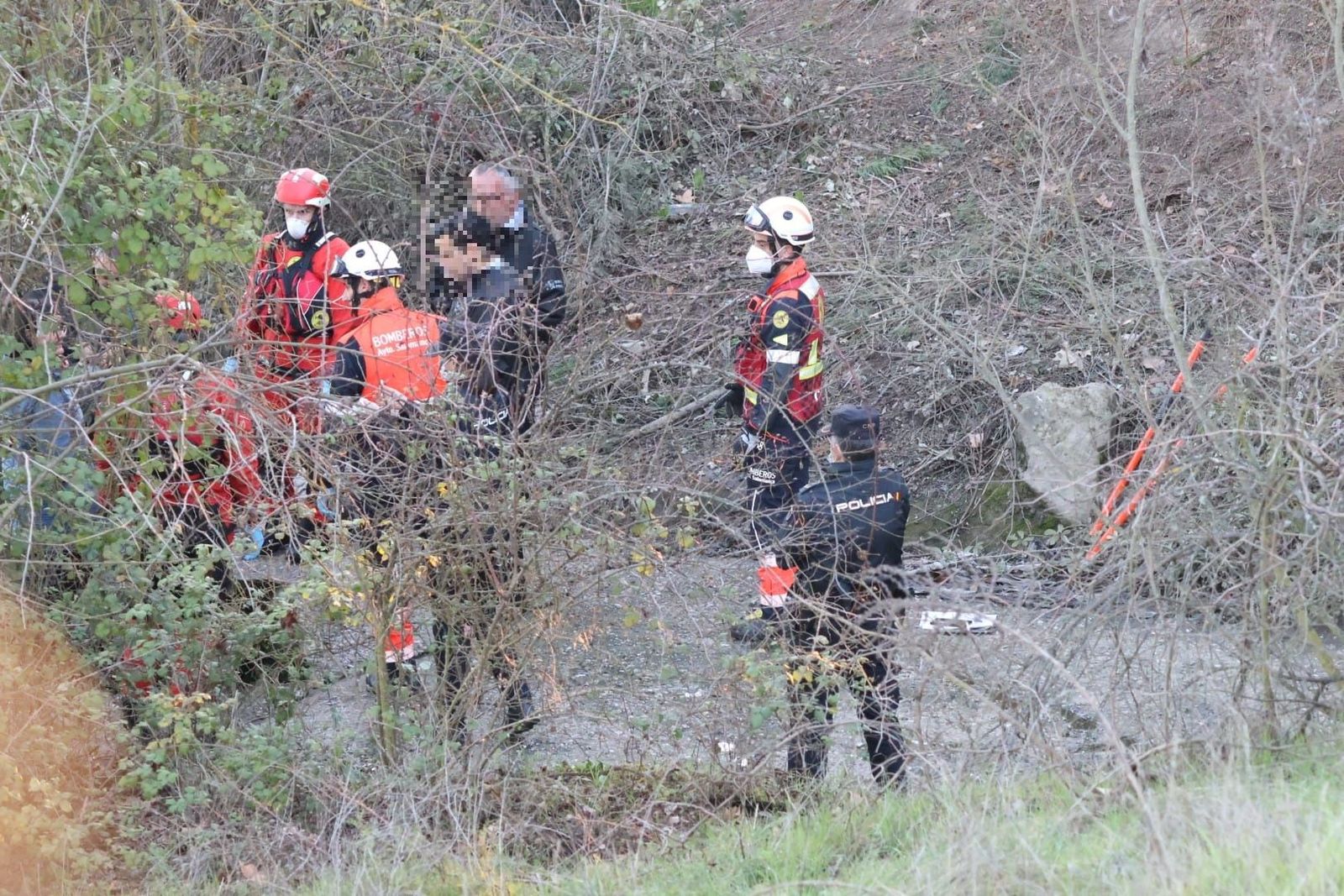 despliegue-policial-tras-la-aparicion-de-un-cadaver-en-la-zona-del-rio-tormes-fotos-andrea-m-4