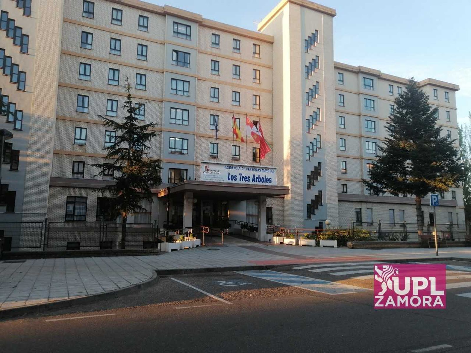 Residencia de Los Tres Árboles
