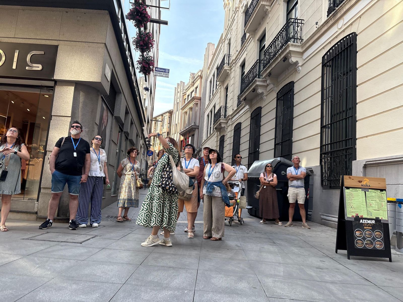 Imagen de un grupo de turistas en Santa Clara el pasado mes de julio de 2025