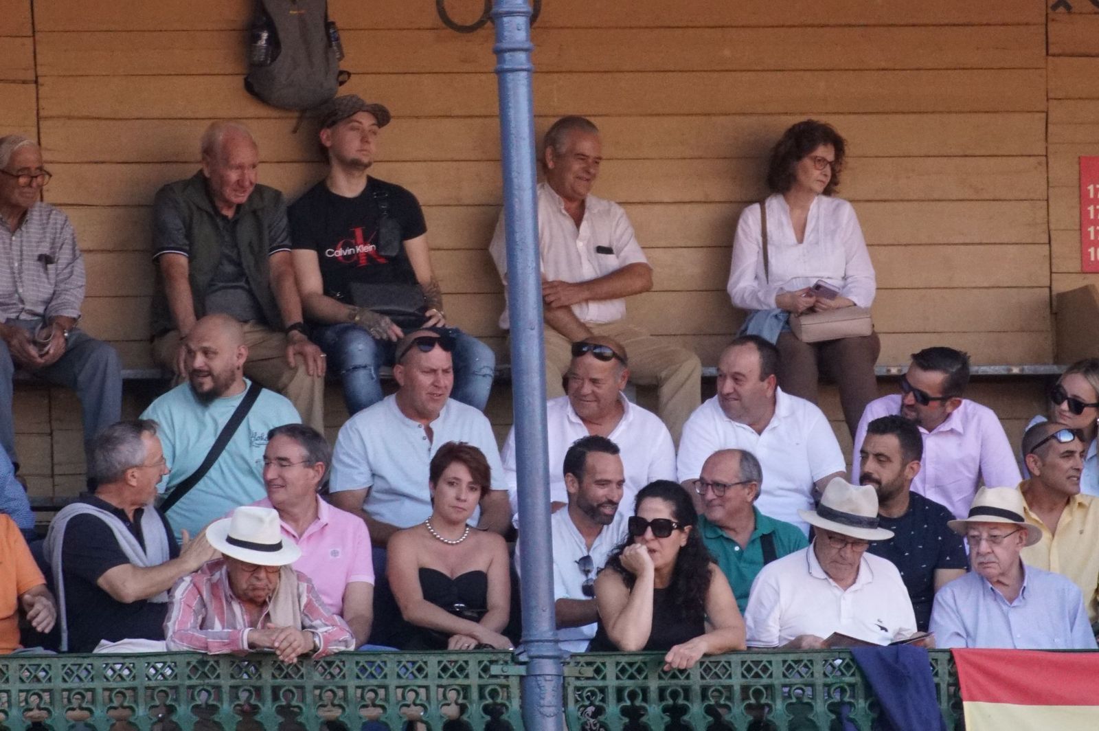 Así se ha vivido la primera corrida de la feria 2025 en La Glorieta: imágenes del ambiente en los tendidos y en el patio de cuadrillas