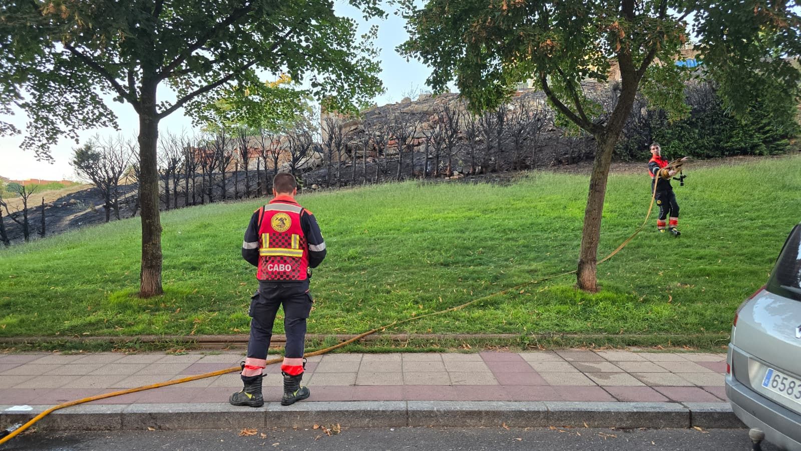 Incendio junto al parque Valhondo