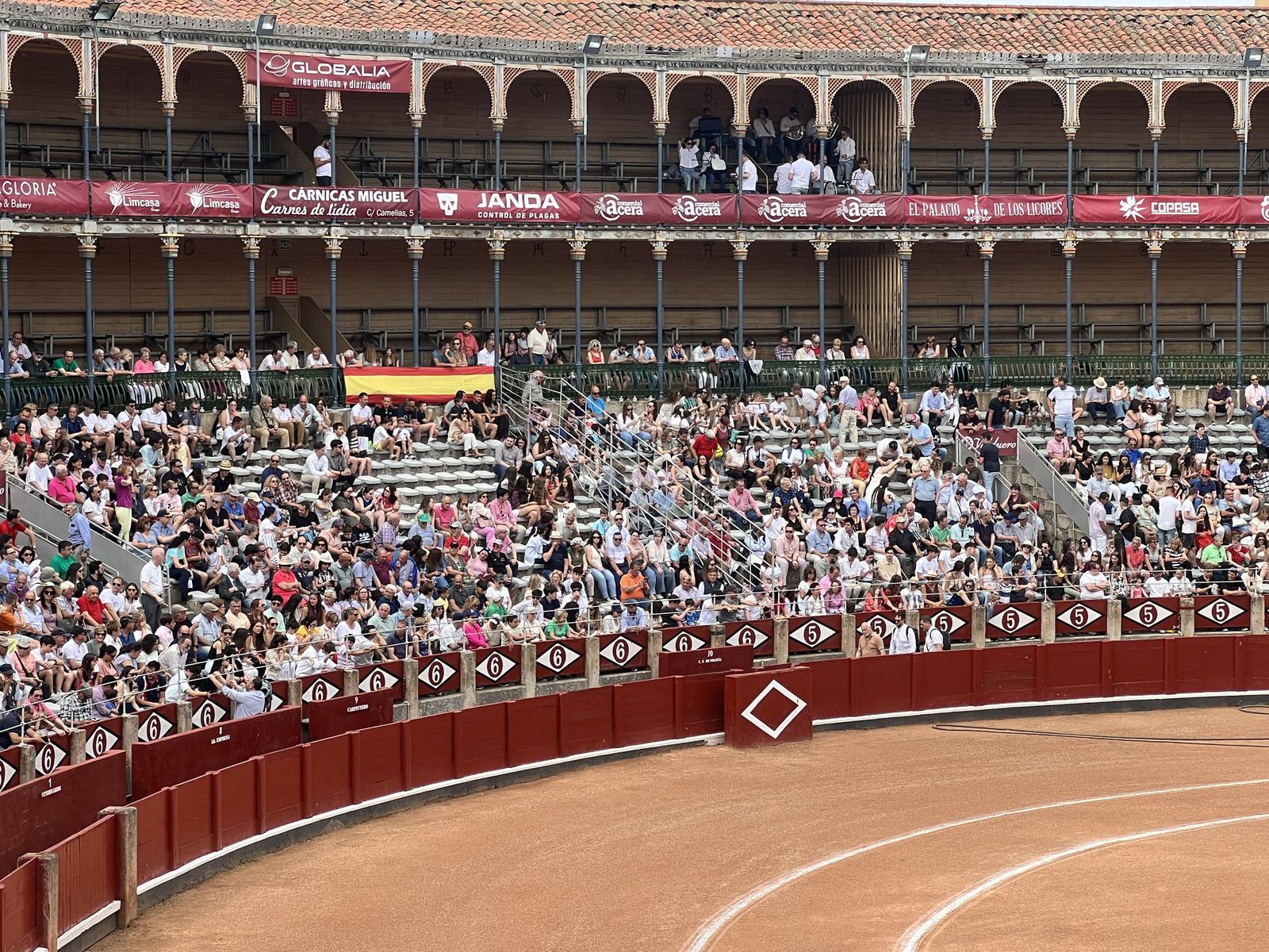 Ambiente en los tendidos de La Glorieta en la clase magistral por San Juan de Sahagún