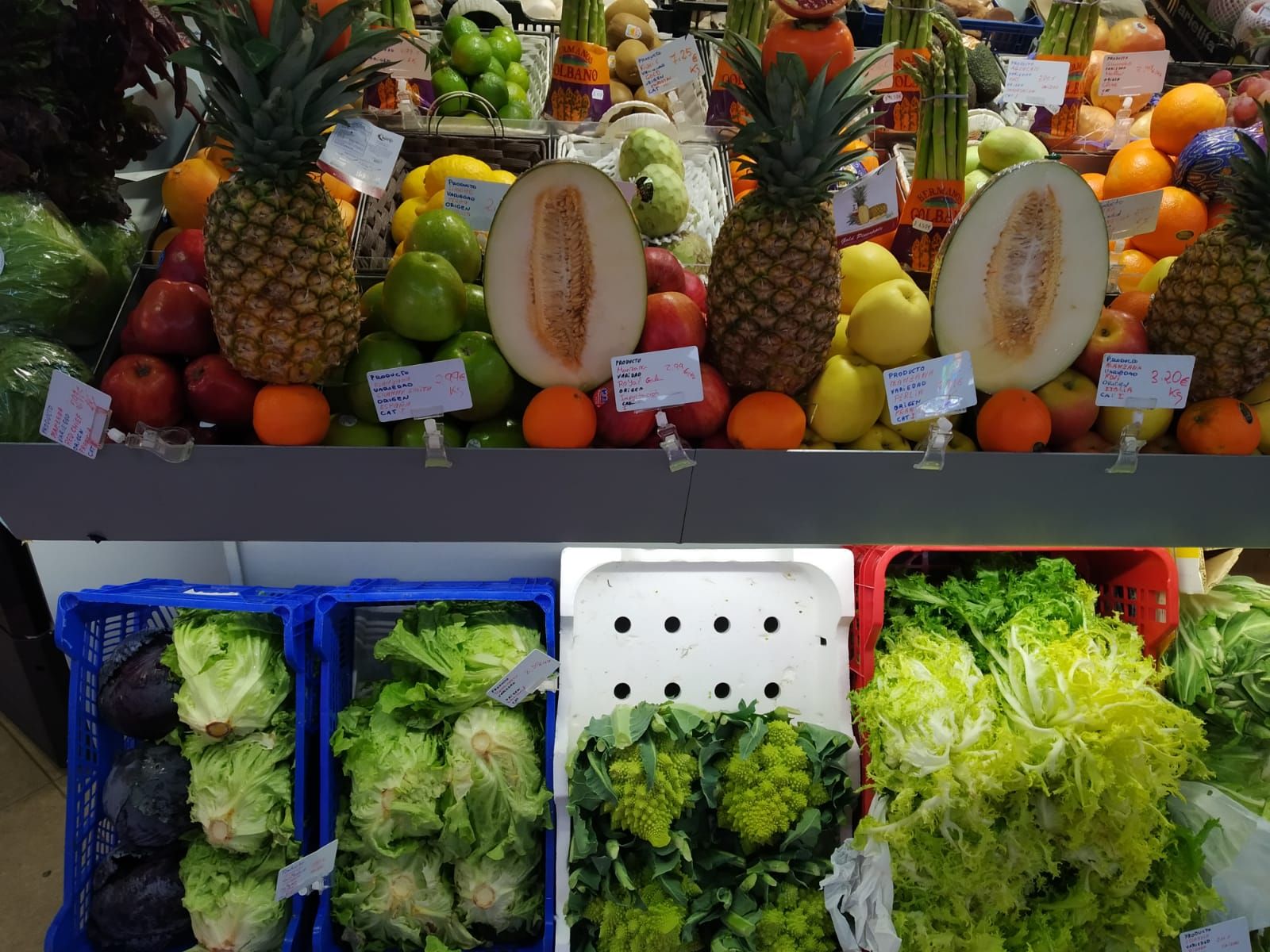 Frutas y verduras en el Mercado Central Frutas y verduras en el Mercado Central