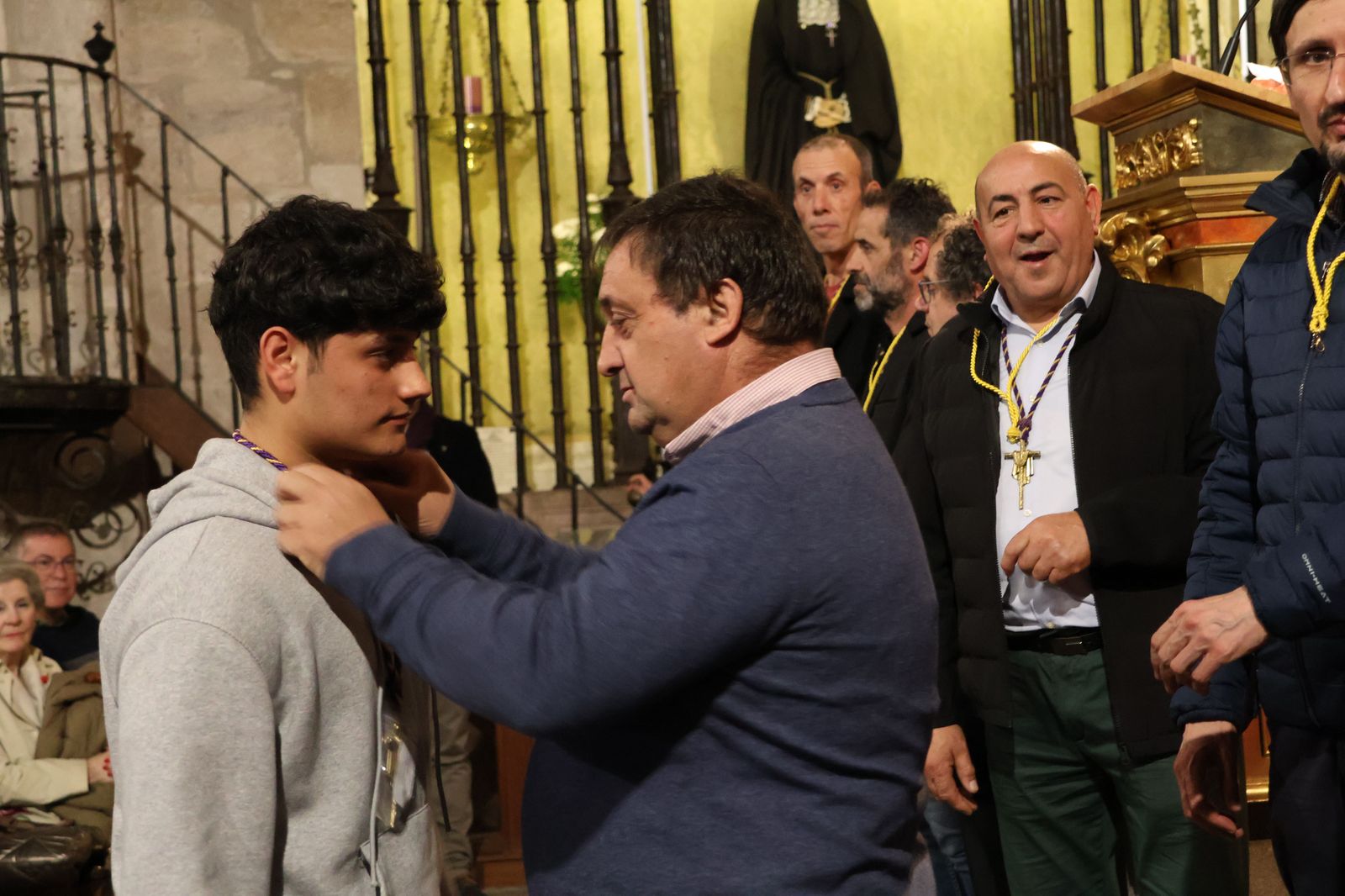 entrada-de-nuevos-hermanos-de-la-vera-cruz-24