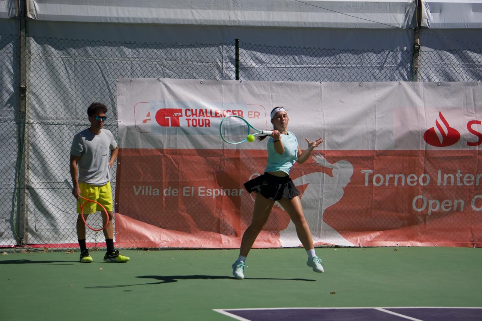 Nahia Sánchez Marín y su entrenador José Esteban Blanco