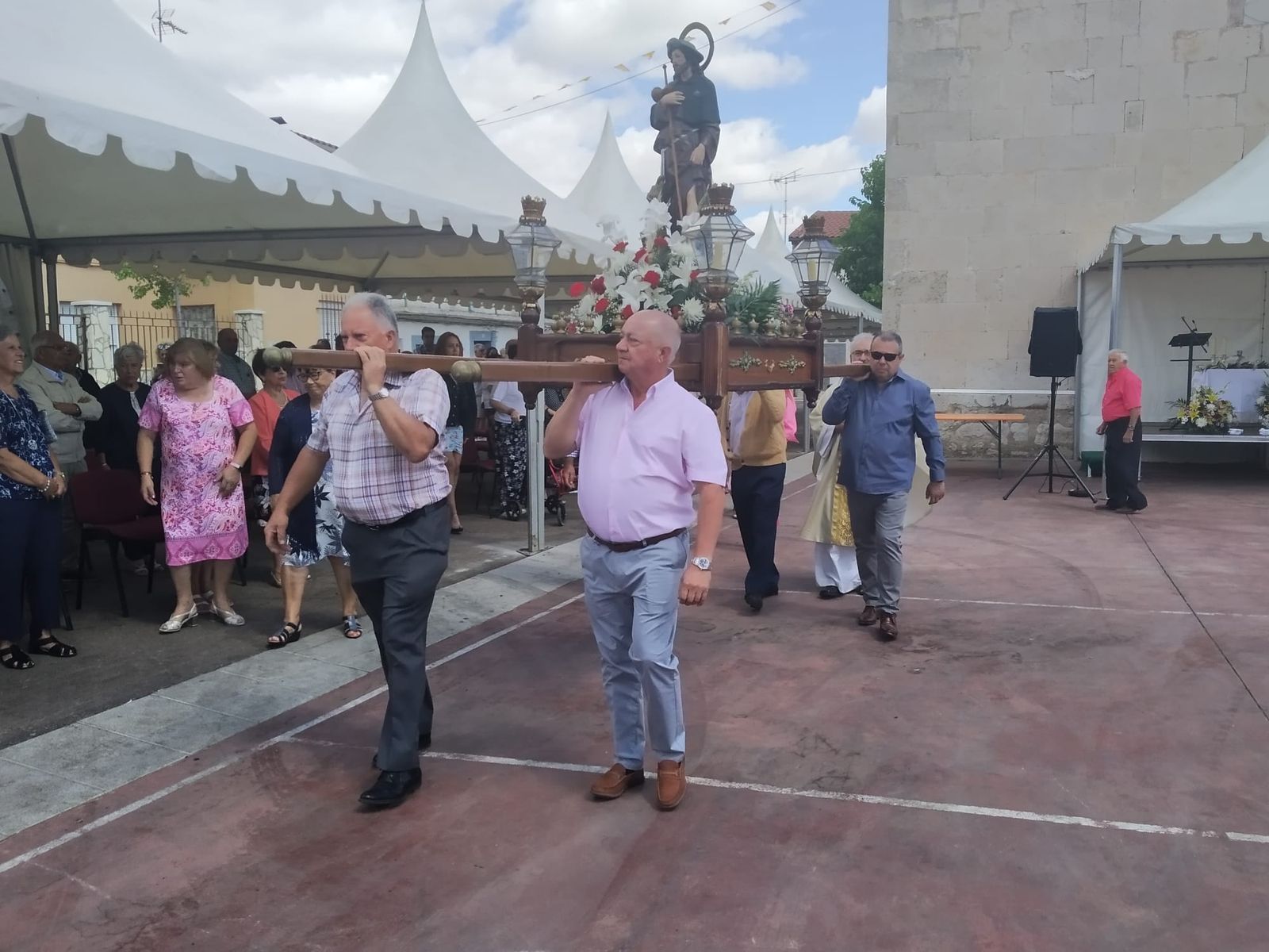 procesion-por-las-fiestas-patronales-en-valdelosa-25