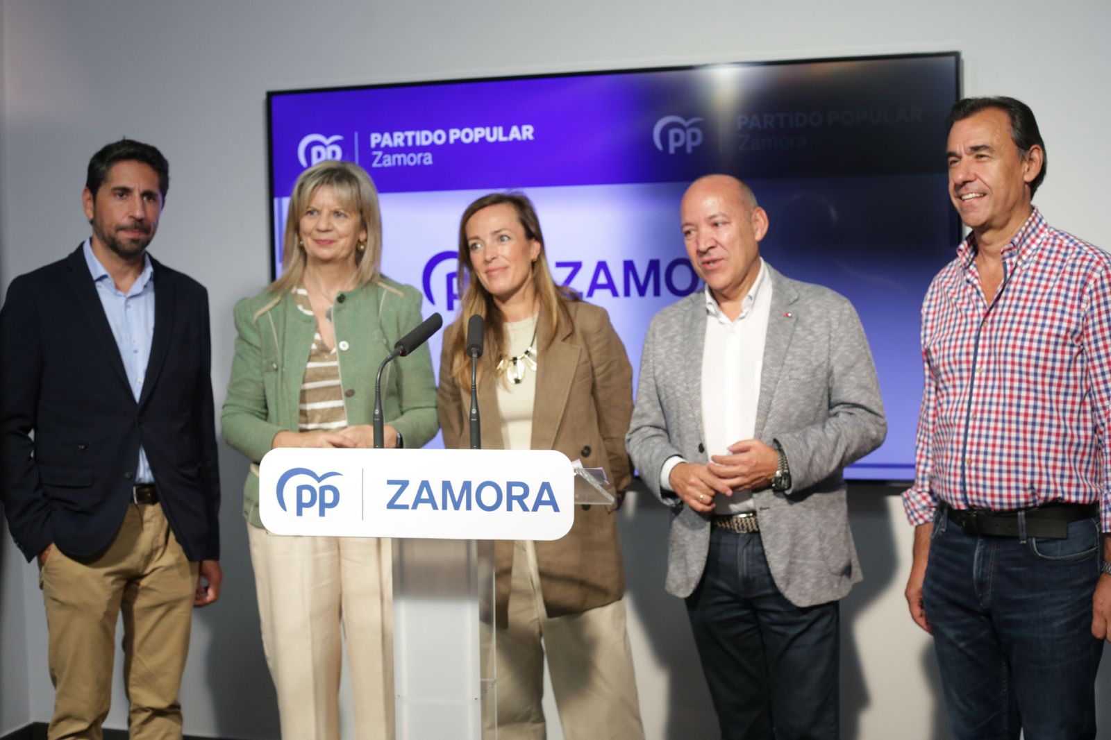 JL Leal  ICAL. La vicesecretaria de Estudios del Partido Popular, Carmen Navarro, visita Zamora.