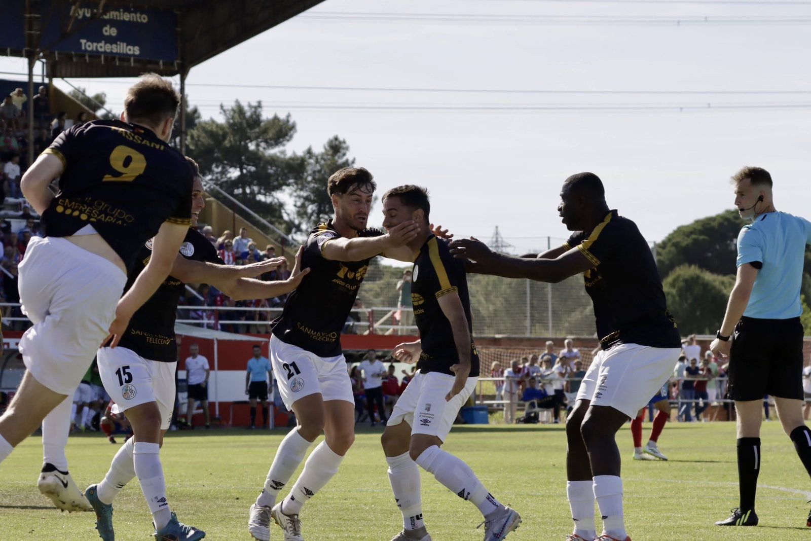 El Salamanca CF UDS celebra el 0-1 de Alvarito en Las Salinas | FOTO SALAMANCA CF UDS