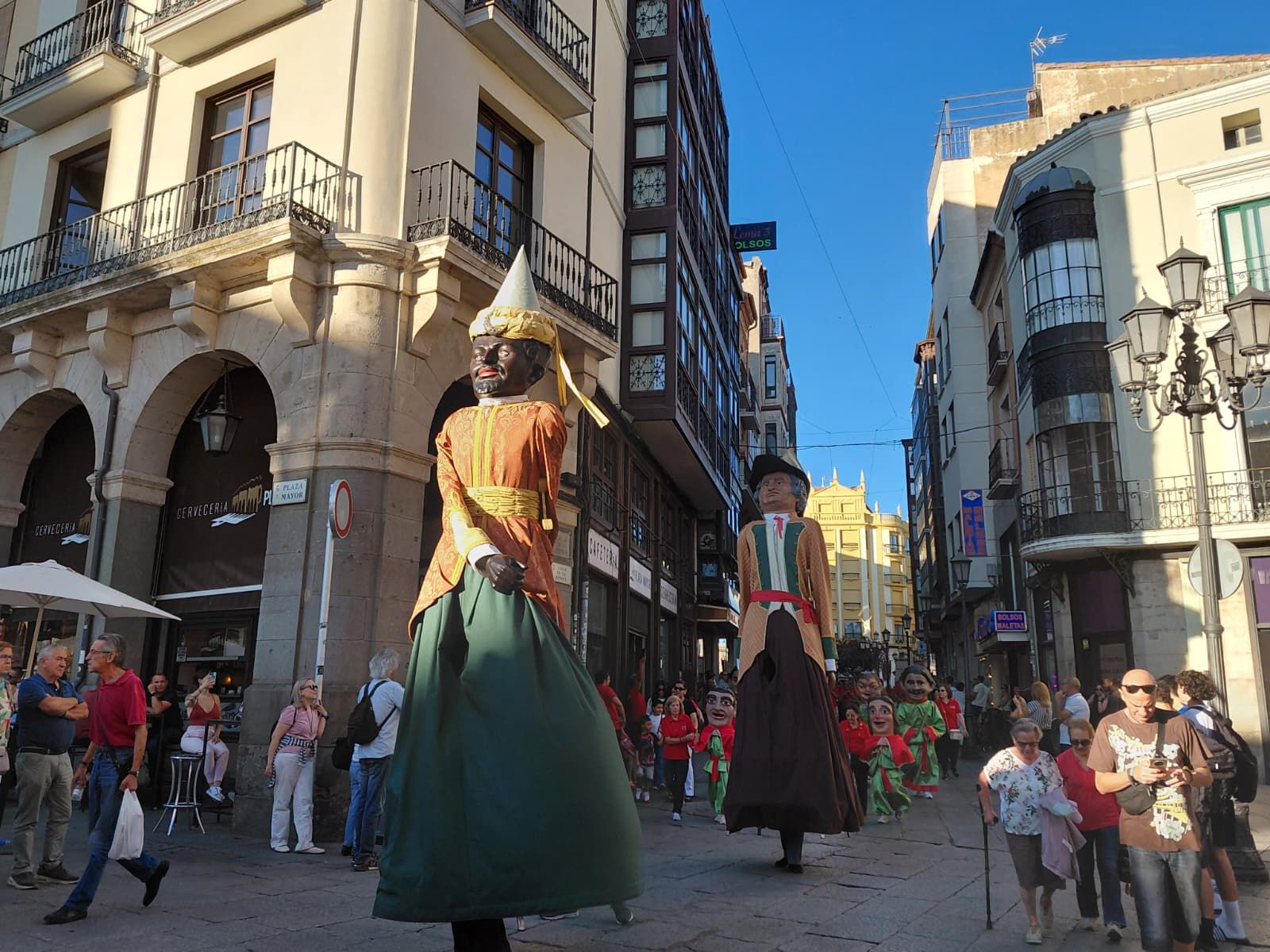 Pasacalles de Cabezudos y Gigantes “El cerco de Zamora” de Capitonis Durii 2025