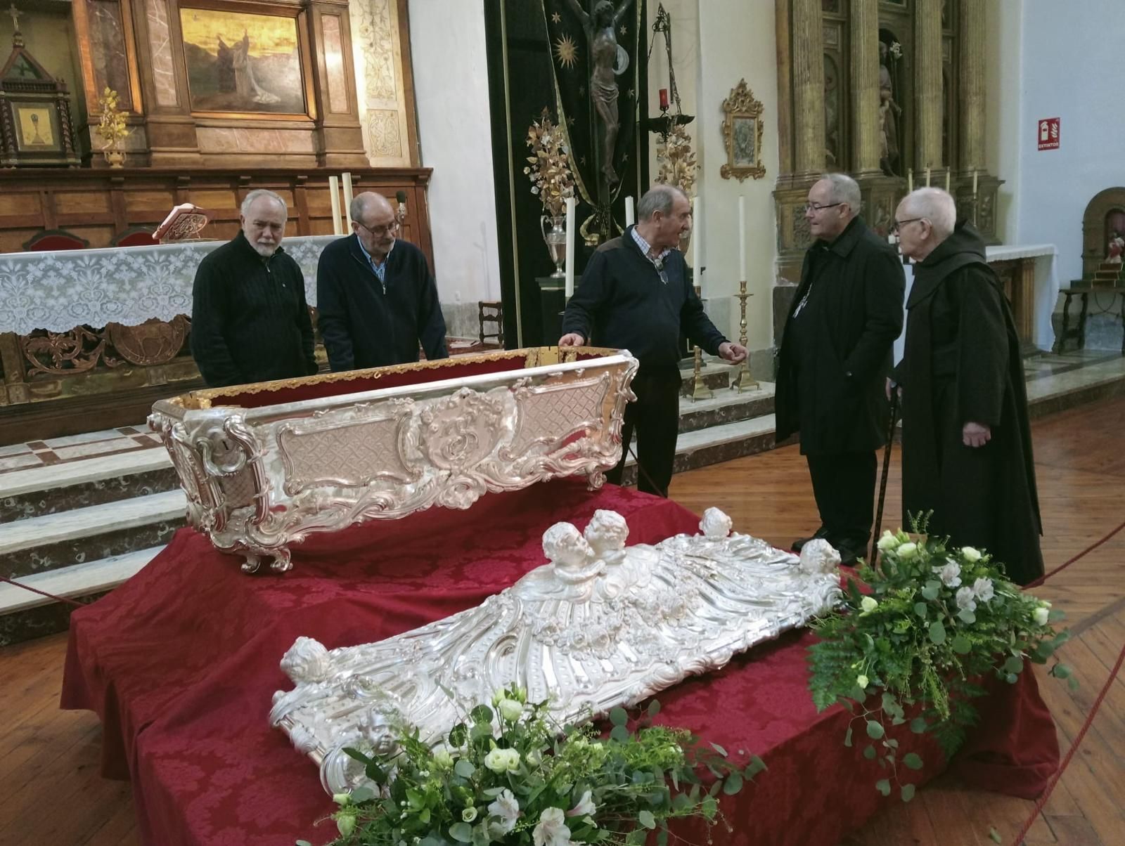 Urna de plata de Santa Teresa expuesta en Toledo. Imagen Carmelitas Descalzos